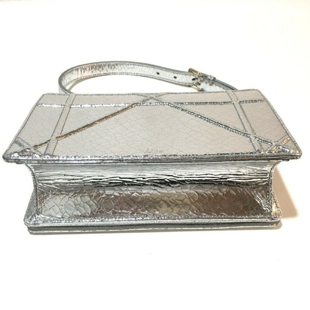 AUTHENTIC UNUSED DIOR Small flap DIORAMA Shoulder Bag Silver/GoldHW - Picture 4 of 8